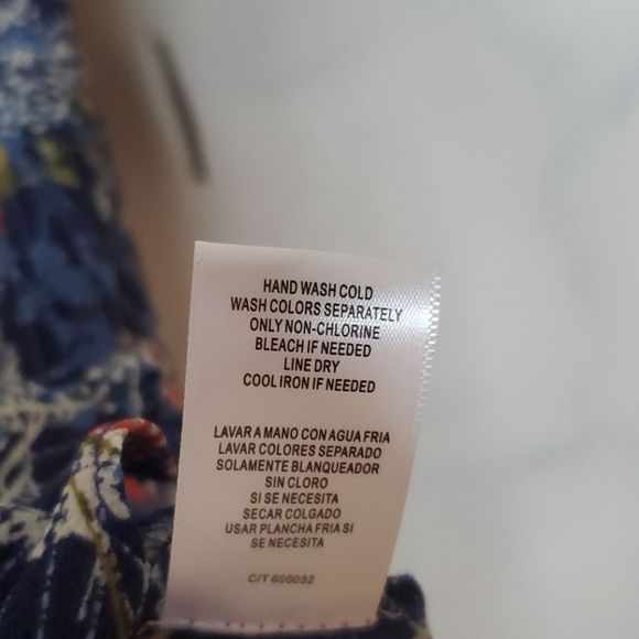 NWT - Gabby Skye Women's Berry Print Dress - Picture 8 of 8